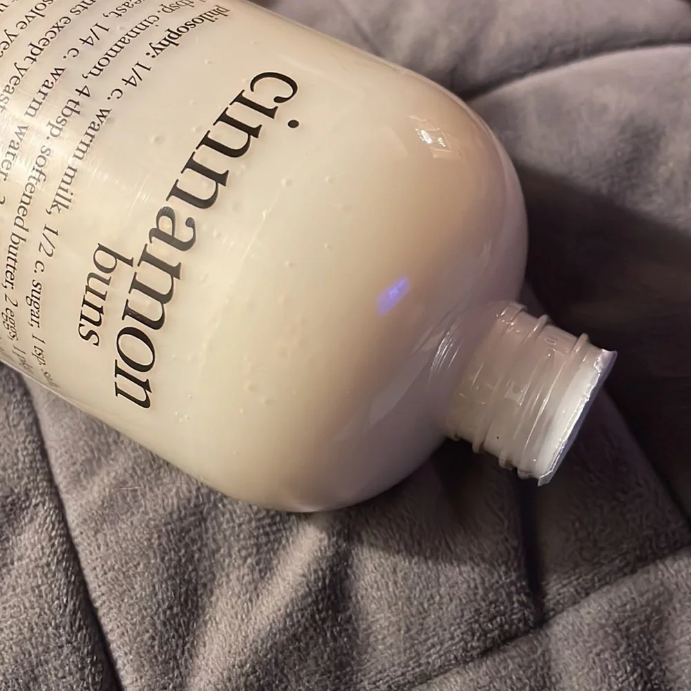 NEW Philosophy Cinnamon Buns 16 oz Shampoo, Shower Gel & Bubble Bath NICE!! - Picture 3 of 5